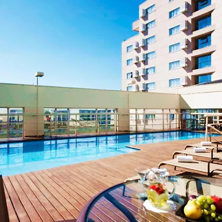 Quality Suites Alphaville-2