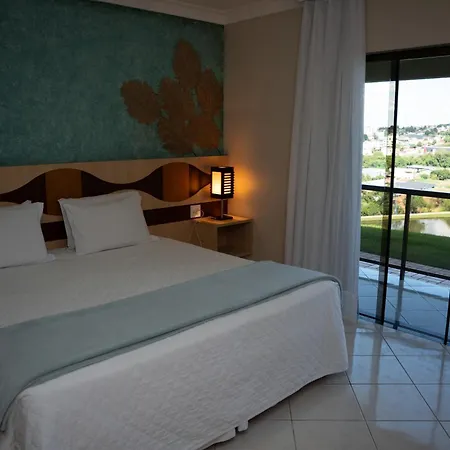 Hotel Lago Dourado-3