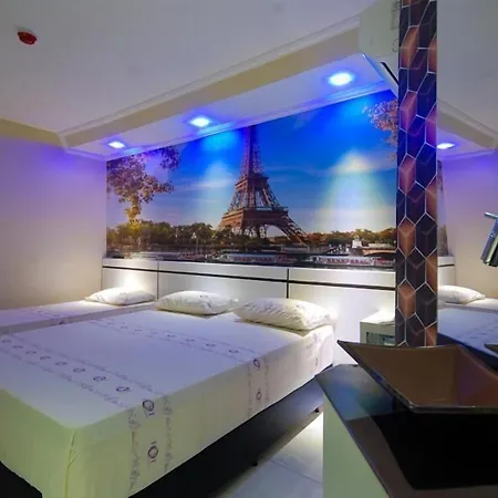 Motel Fest (Adults Only)-3