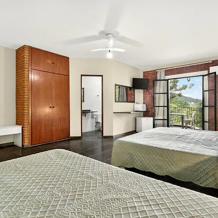 Grinbergs Village Hotel-2