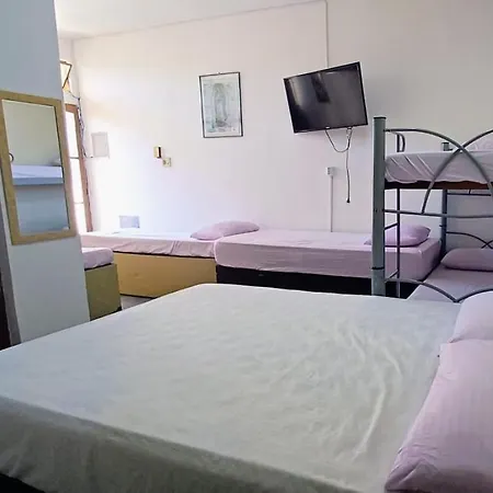 Hospedagem Santa Gertrudes Comensoli-3