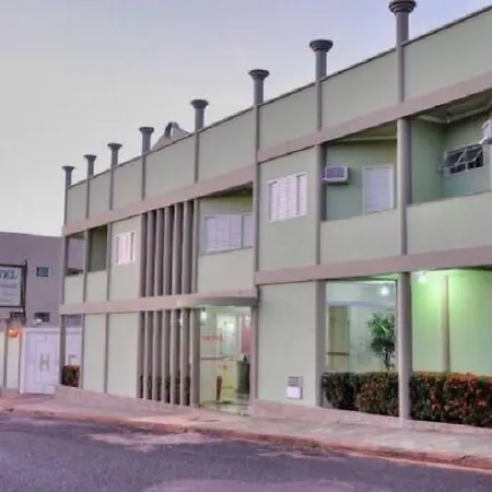 Hotel Carolina 2 - próximo a Universidade de Uberaba uniube - ao Aeroporto Fórum De uberaba - hospital Mario Palmeirio ao Hospital São Marcos e hospital Regional-2