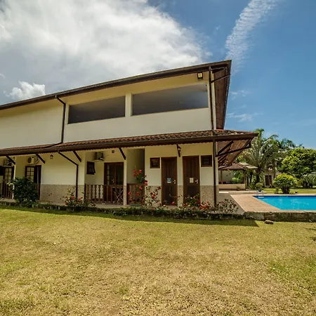 Pousada Cantinho do Sossego Paraty tem Piscina com Vista pra Montanha, Salão de Jogos, Café da Manhã, Estacionamento, Gerador de Energia, Próximo as principais Praias, Ilhas e Cachoeiras-3