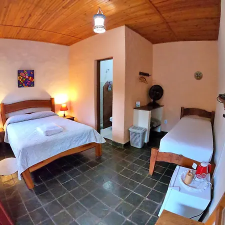 Pousada E Hostel Pe No Mato-3