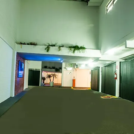 Flash Motel (Adults Only)-3