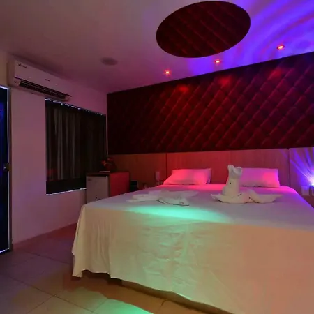 Infinity Motel-2