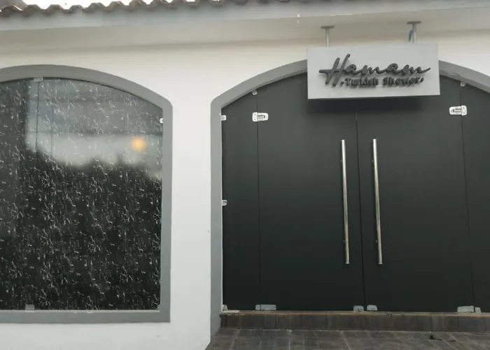 Haman Hostel & Sauna Masculina A 150 Mts Do Mar Da Pajucara