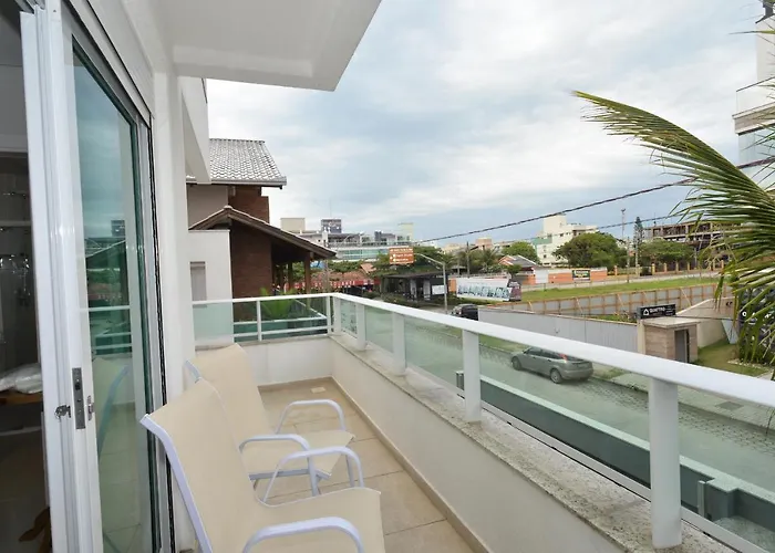 Hospedaria Home Suites Mariscal Bombinhas, Brasil