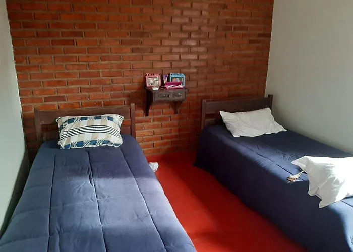 Casa 5 quartos, ampla, a 100 metros da praia. Amigos e família são bem vindos a essa casa. Venha viver momentos inesquecíveis aqui. Guarapari, Brasil