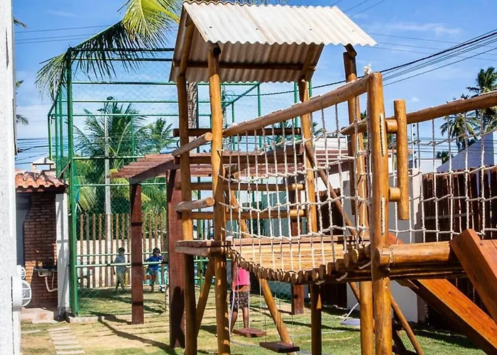 Flat - 3 Suítes - 10 Pessoas - Piscina - 50m da praia