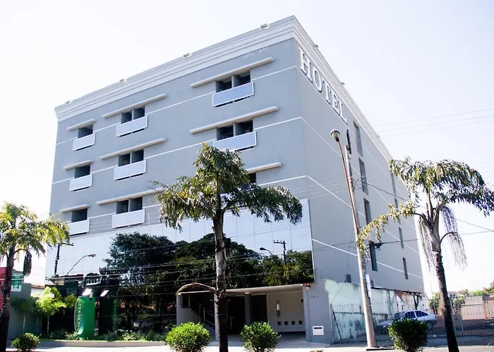 BOMBONATO HOTEL - Fácil Acesso Ao Aeroporto E Parque De Exposições ABCZ