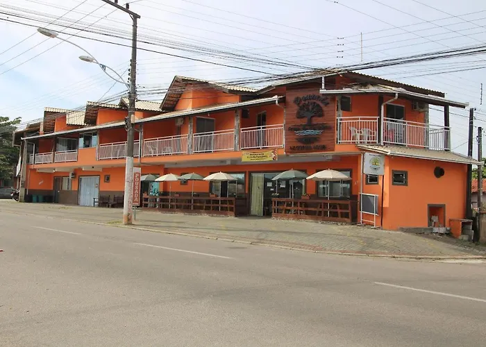 Pousada Praia da Fortaleza 450 metros do Parque Beto Carrero com café da manhã
