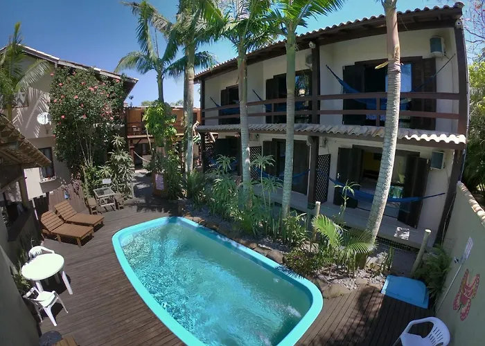 Pousada El Patio Da Ferrugem Uma Quadra Da Praia