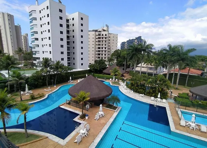 Especial Riviera! Condominio Acqua a 30 seg da praia - tipo resort - apto com ar condicionado, wifi, aceita pet