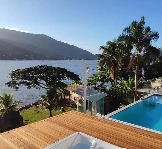 Paraíso da Enseada de Brito Palhoça, Brasil