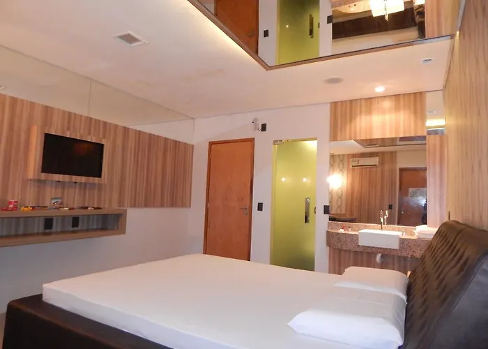 Matisse Comfort Suites (Adults Only)