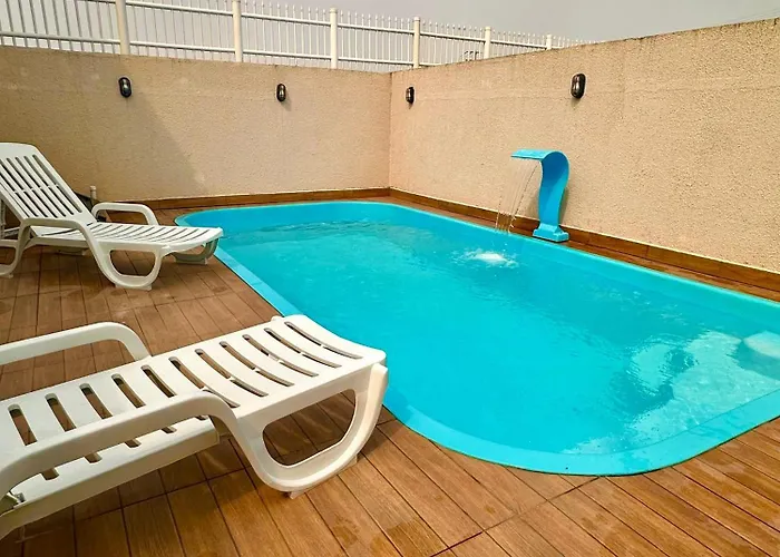 Balneário Céu Azul, com piscina a 350m da praia
