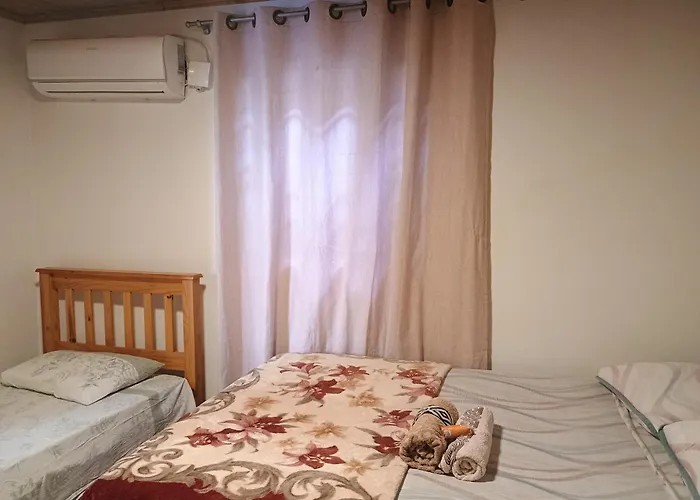Pousada ideal -casa 3 nos fundos