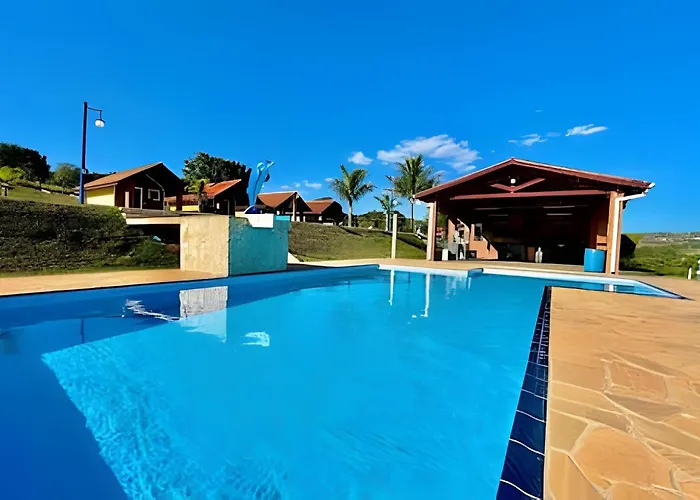 Chacara Com 4 Chales, Grande Piscina E Muito Verde