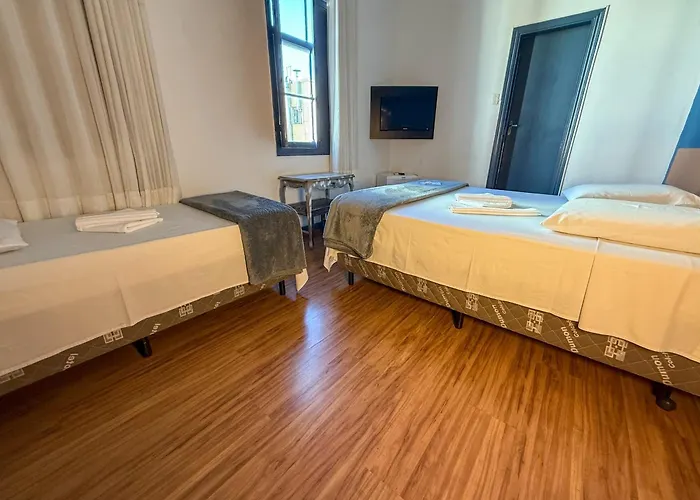 MOVA Hotel D'oeste - Localizado em frente a Praça Principal da Cidade, na área Central - Pé na Praça