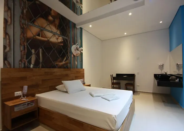 Liverpool Hotel & Motel (Adults Only)