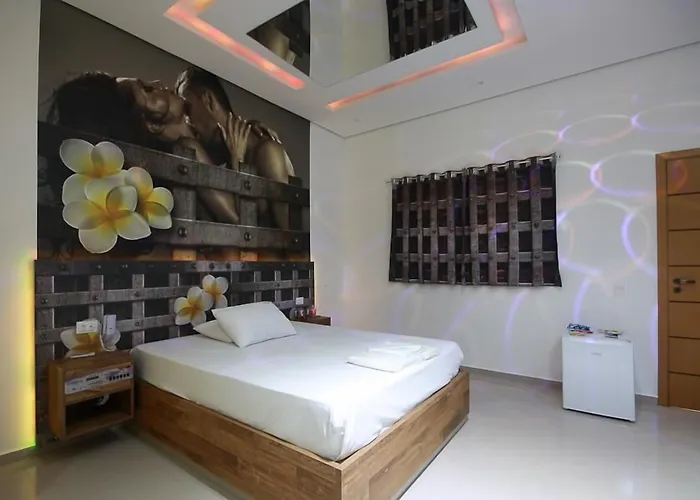 Liverpool Hotel & Motel (Adults Only)