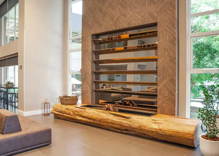 Holiday Inn Express - , Um Ihg