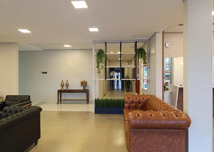 Papagaio Hotel Guaíra, Brasil