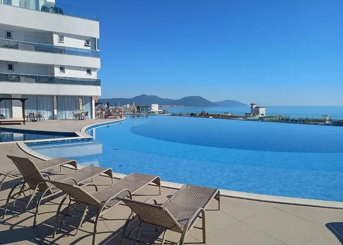 Cobertura com SPA Privativo - 3 Suítes - 8 pessoas - Mirante Home Club
