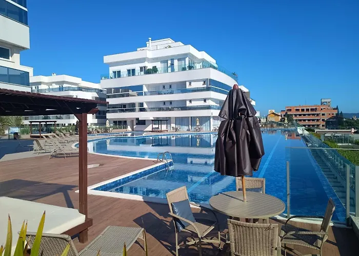 Cobertura com SPA Privativo - 3 Suítes - 8 pessoas - Mirante Home Club