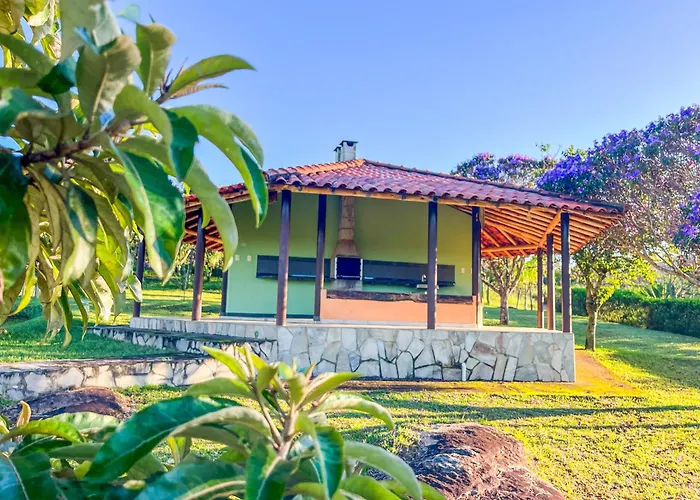 Pousada Alem Das Formas Carrancas, Brasil