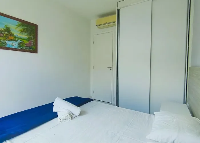 Muro Alto Condomínio Clube Cupe, Brasil
