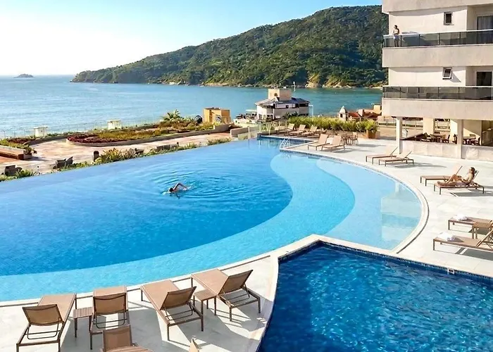 Cobertura com SPA Privativo - 3 Suítes - 8 pessoas - Mirante Home Club