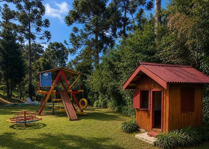 Villa Vintage Campos - Piscina e opções de suites com hidromassagem Campos do Jordão, Brasil
