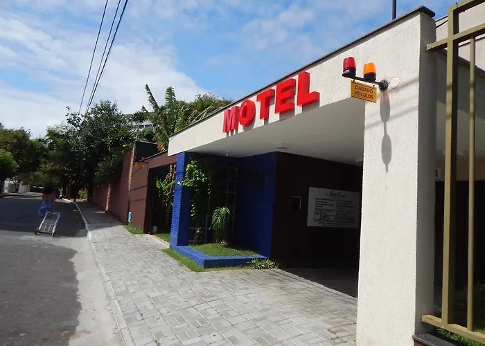 Matisse Comfort Suites (Adults Only)
