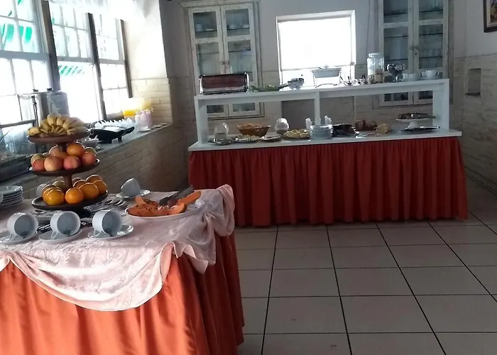 Gold Avenue Hotel