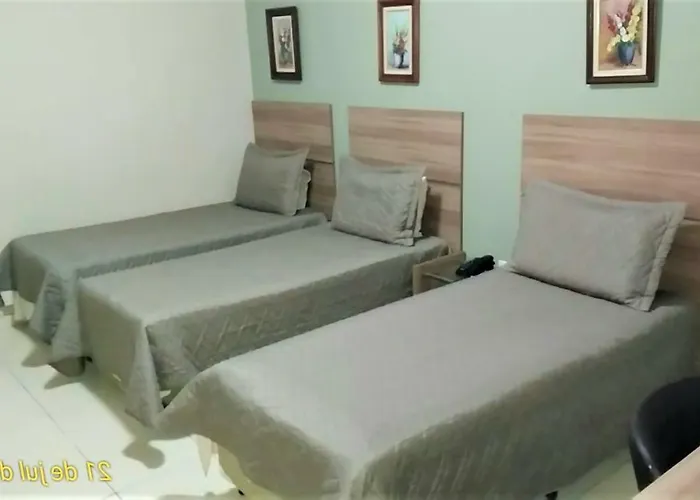 Gold Avenue Hotel