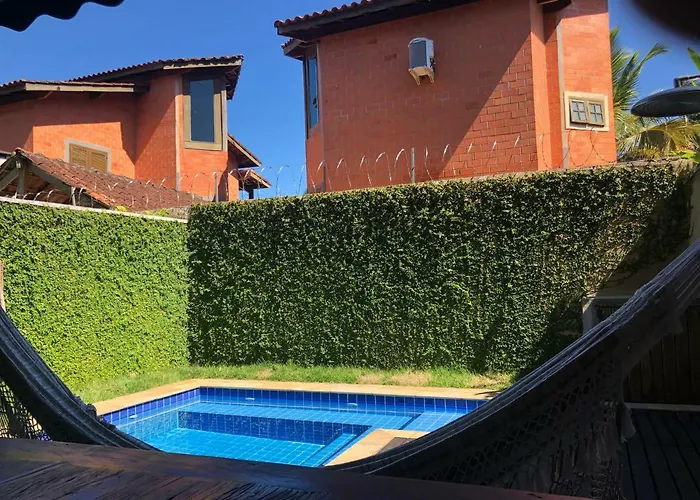 Casa em Condomínio com Piscina Privativa