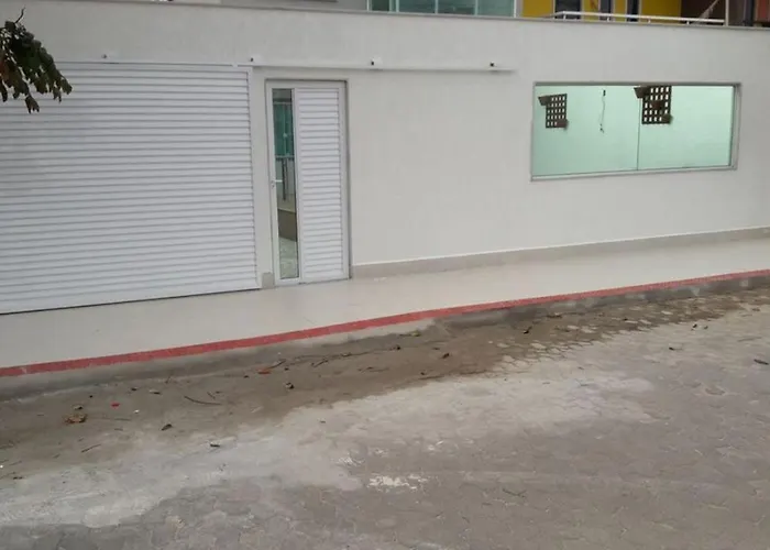 Casa com Piscina e Churrasqueira e excelente Localização em Piuma
